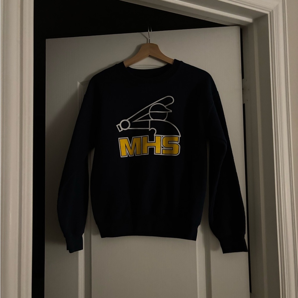Gildan Black and Gold Crewneck Sweater